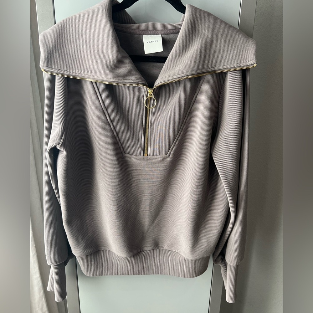 Varley Vine Half Zip Pullover NWOT, perfect condition